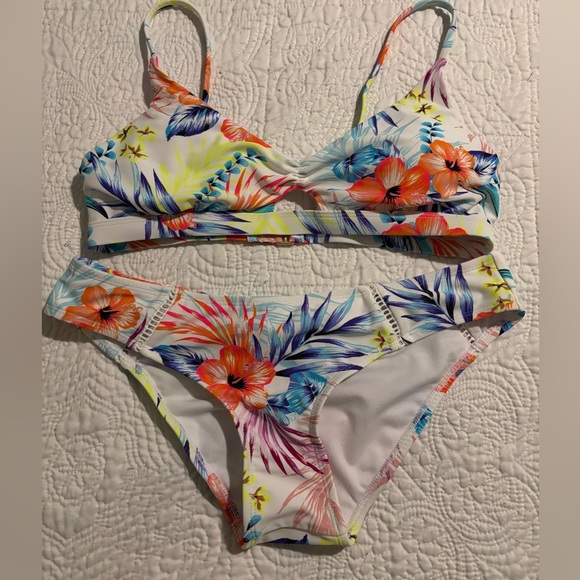 Wool City bikini set - Picture 1 of 2